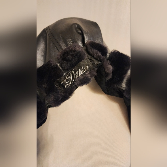 Leather vest - Picture 9 of 9